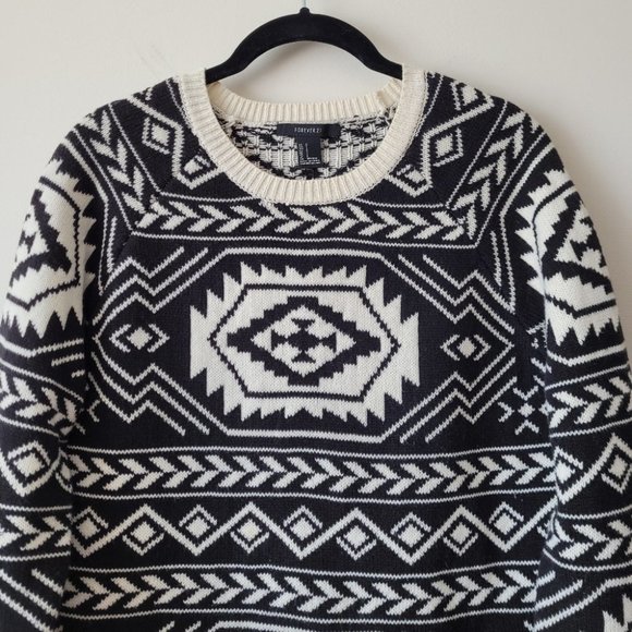 FOREVER 21 Black and Cream Patterned Aztec Navajo Crew Neck Sweater Size S - Picture 4 of 10